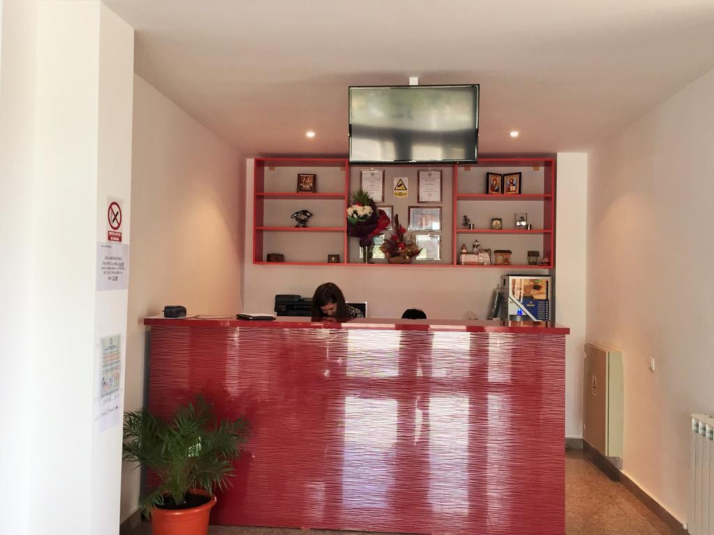 Hotel Mihaela Mamaia Buitenkant foto